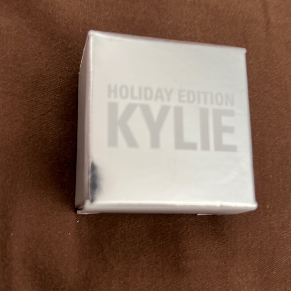 Kylie cosmetics holiday edition yellow gold eyeshadow - Picture 1 of 7